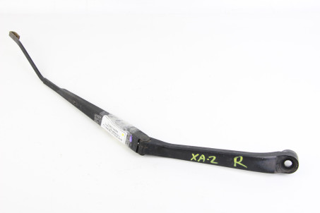 Держатель дворника правый Toyota RAV-4 II 2000-2005 8521142090 (19241)