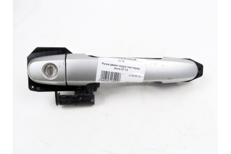 Ручка двері зовнішня ліва передня Toyota Auris 2006-2012 692020D010 (19313)