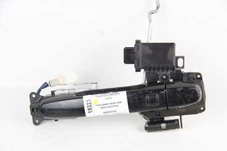 Ручка двері зовнішня права передня безключовий доступ Toyota Auris 2006-2012 6920102130 (19323)