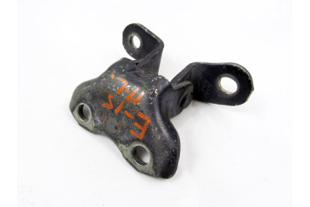 Петля двері передньої лівої низ Toyota Corolla E15 (E150) 2007-2013 6874012120 (19441)