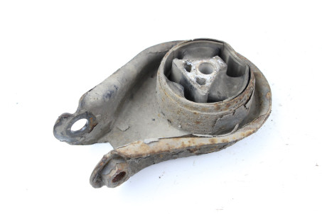 Подушка мотора задня Mazda 3 (BK) 2003-2008 BP4K39040C (19490)