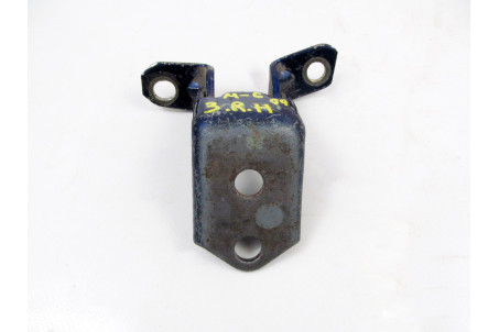 Петля двері задньої правої низ Mazda 6 (GG-GY) 2003-2007 E11272240 (19515)