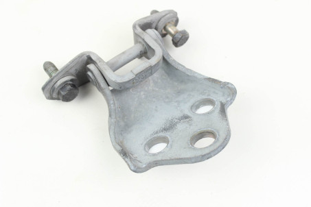 Петля двері передньої лівої низ Mitsubishi Space Star 1998-2005 MB927776 (19682)