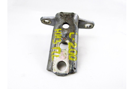 Петля двері передньої лівої низ Mitsubishi L200 2005-2015 5702A034 (19764)