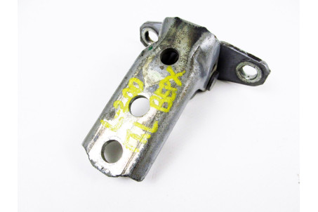 Петля двери передней левой верх Mitsubishi L200 2005-2015 5702A033 (19765)