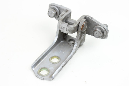 Петля двері задньої лівої низ Mitsubishi Outlander (CU) 2003-2008 MR302271 (19775)