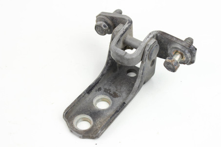 Петля двері передньої правої низ Mitsubishi Outlander (CU) 2003-2008 MR302270 (19779)