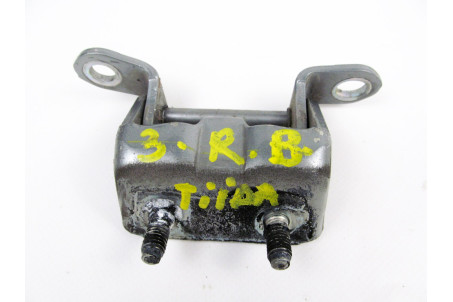 Петля двері задньої правої верх Nissan Tiida (C11) 2007-2013 82400ED01A (19804)