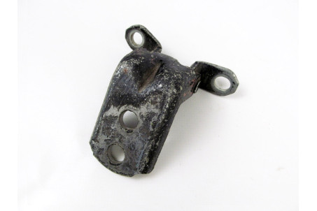 Петля двері передньої лівої низ Nissan Tiida (C11) 2007-2013 82421ED00B (19808)