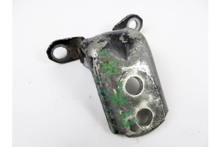 Петля двері передньої правої низ Nissan Tiida (C11) 2007-2013 82420ED00B (19811)