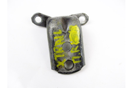 Петля двері передньої правої верх Nissan X-Trail (T31) 2007-2012 824214P00A (19837)