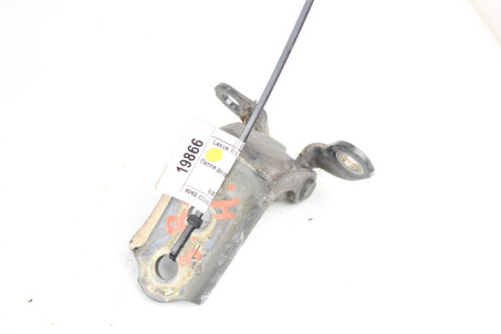 Петля двери задней правой низ Lexus RX (XU30) 2003-2008 6877060030 (19866)