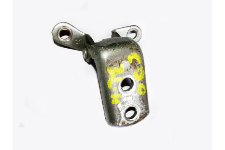 Петля двері задньої лівої низ Toyota Camry 30 (XV30) 2001-2006 6878033030 (19886)