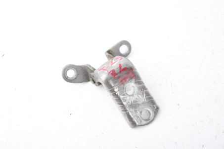 Петля двері задньої лівої низ Toyota Avensis T25 (T250) 2003-2009 6878005020 (19894)