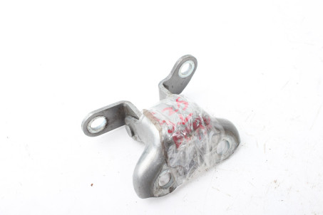 Петля двері задньої лівої верх Toyota Avensis T25 (T250) 2003-2009 6876005020 (19895)