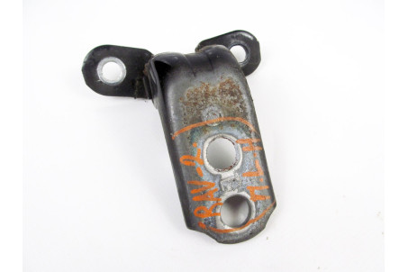 Петля двері передньої лівої низ Toyota RAV-4 II 2000-2005 6874033010 (19931)