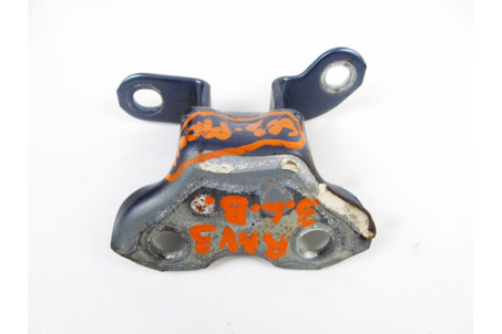 Петля двері задньої лівої верх Toyota RAV-4 III 2005-2012 6876020120 (19942)