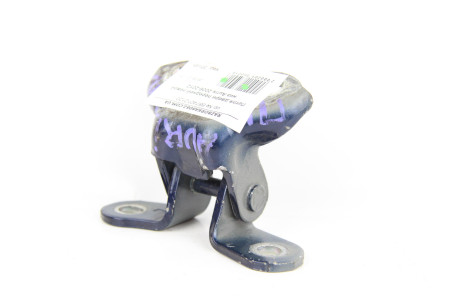 Петля двери передней левой низ Toyota Auris 2006-2012 6874012120 (20135)