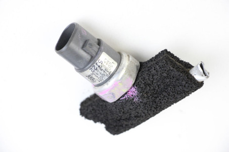 Датчик давления кондиционера Mazda 3 (BK) 2003-2008 L50310001 (20328)