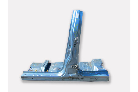 Стойка кузова (B) левая Mitsubishi Grandis 2004-2010 MN150837 (20869)