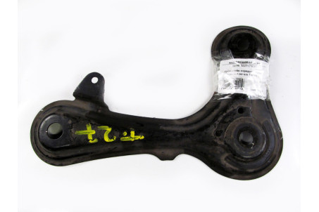 Кронштейн передньої балки лівий 09-12 Toyota Avensis T27 (T270) 2009-2018 5225805031 (21322)