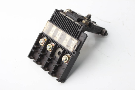 Блок предохранителей плюсовой клеммы Mitsubishi Colt (Z30) 2004-2012 MN108090 (21350)