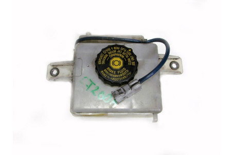 Бачок тормозной жидкости Lexus CT 200H 2010-2017 4722076010 (21901)