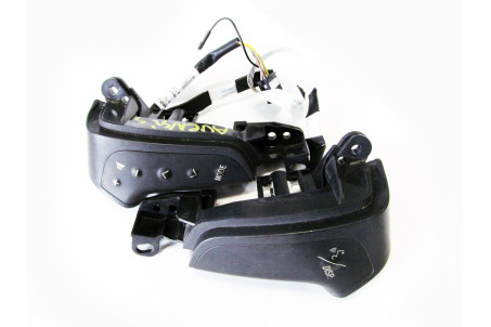 Кнопки керування на кермо -06 Toyota Avensis T25 (T250) 2003-2009 8425020010 (22408)
