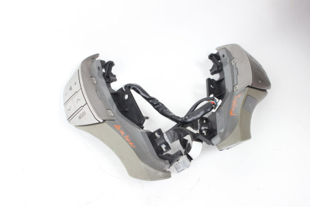 Кнопки керування на кермо Toyota Avalon (GSX30) 2005-2011 8425007052B2 (22409)