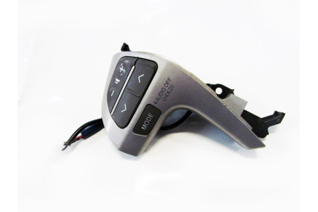 Кнопки керування мультимедіа на кермо LH Toyota Camry 40 (XV40) 2006-2011 8425033010 (22410)