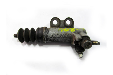 Циліндр зчеплення робочий Mitsubishi L200 2005-2015 MR980832 (22476)