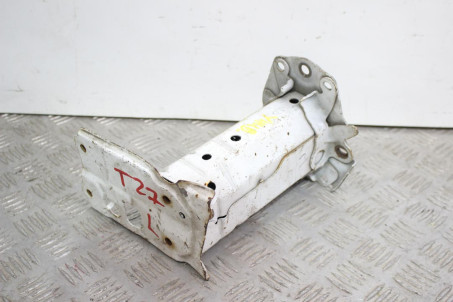 Кронштейн підсилювача бампера задній лівий Toyota Avensis T27 (T270) 2009-2018 5201605040 (22781)