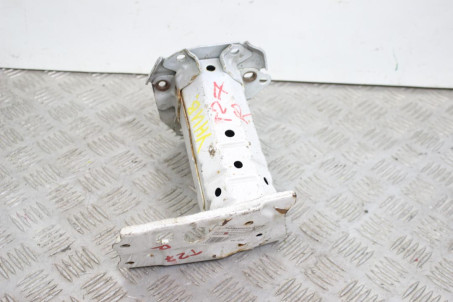 Кронштейн підсилювача бампера задній правий Toyota Avensis T27 (T270) 2009-2018 5201505040 (22782)