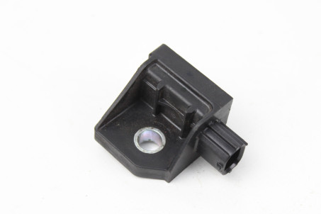 Датчик удару бічний правий Mitsubishi L200 2005-2015 8651A068 (23118)