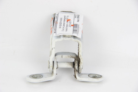 Петля двері передньої лівої верх Nissan Juke (YF15) 2010-2019 824201KA0A (23882)