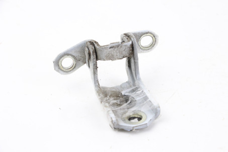 Петля двери передней правой низ Nissan Juke (YF15) 2010-2019 824201KA0A (23883)