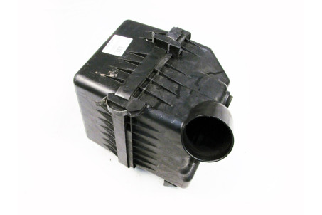 Корпус повітряного фільтра 2.2 Diesel Toyota RAV-4 III 2005-2012 1770026360 (23894)