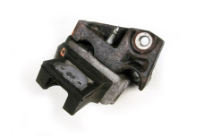 Кронштейн двигуна правий 2.0 Toyota RAV-4 III 2005-2012 1231528090 (24083)