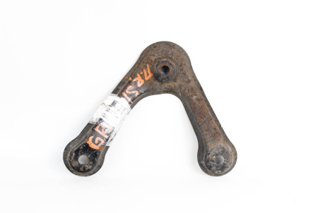 Кронштейн передней балки правый Mitsubishi Grandis 2004-2010 MR594322 (24736)