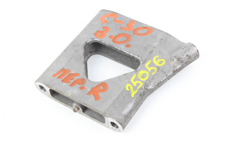 Кронштейн подушки двигуна правий 3.0 Toyota Camry 30 (XV30) 2001-2006 1231620020 (25056)