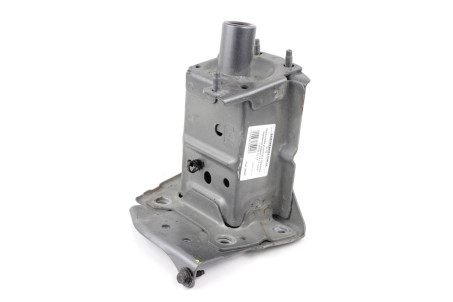 Кронштейн усилителя бампера передний левый 14-17 Nissan Juke (YF15) 2010-2019 G51151KEMA (25681)