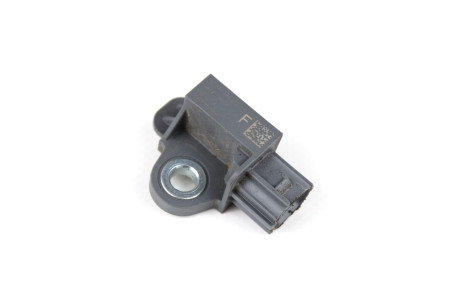 Датчик удару передній Nissan X-Trail (T32-Rogue) 2014-2021 985813RA0A (25789)