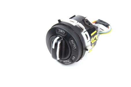 Кнопка включения полного привода Nissan Pathfinder (R51) 2006-2014 25536EA000 (25841)