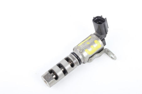 Клапан VVT-I 09-12 Toyota Auris 2006-2012 153300T060 (26088)
