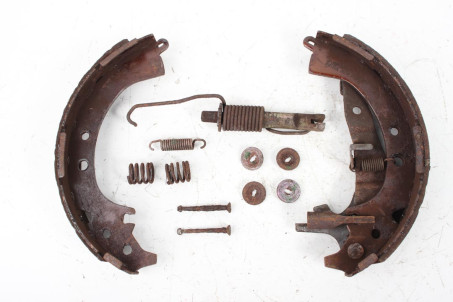 Механизм тормозной левый под барабан Toyota Camry 30 (XV30) 2001-2006  (26210)