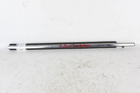 Молдинг стекла двери задний правый Lexus CT 200H 2010-2017 7573076010 (26245)