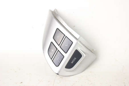 Кнопки керування на кермо LH Mitsubishi ASX 2010-2022 8701A087 (27644)