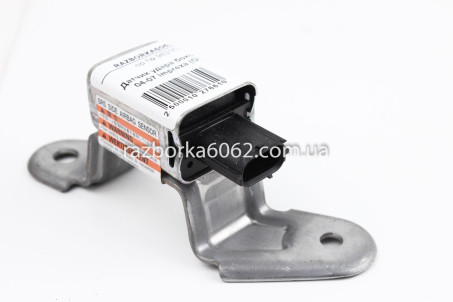 Датчик удара боковой правый 04-07 Subaru Impreza (GD-GG) 2000-2007 98235FE100 (27661)