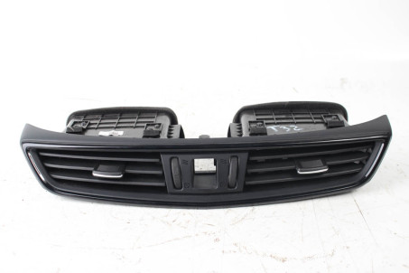 Дефлектор торпедо центральный Nissan X-Trail (T32-Rogue) 2014-2021 687505HK0A (30317)