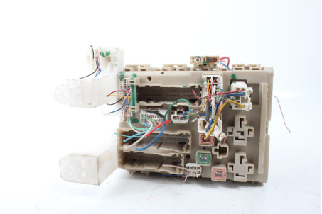 Блок запобіжників сервіс 2.0 TDI Toyota Avensis T27 (T270) 2009-2018 8273005820 (30403)